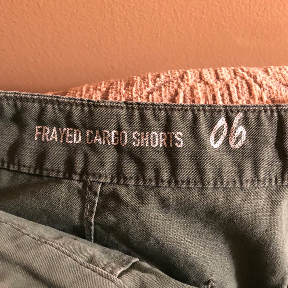 GAP Shorts - Picture 6 of 7